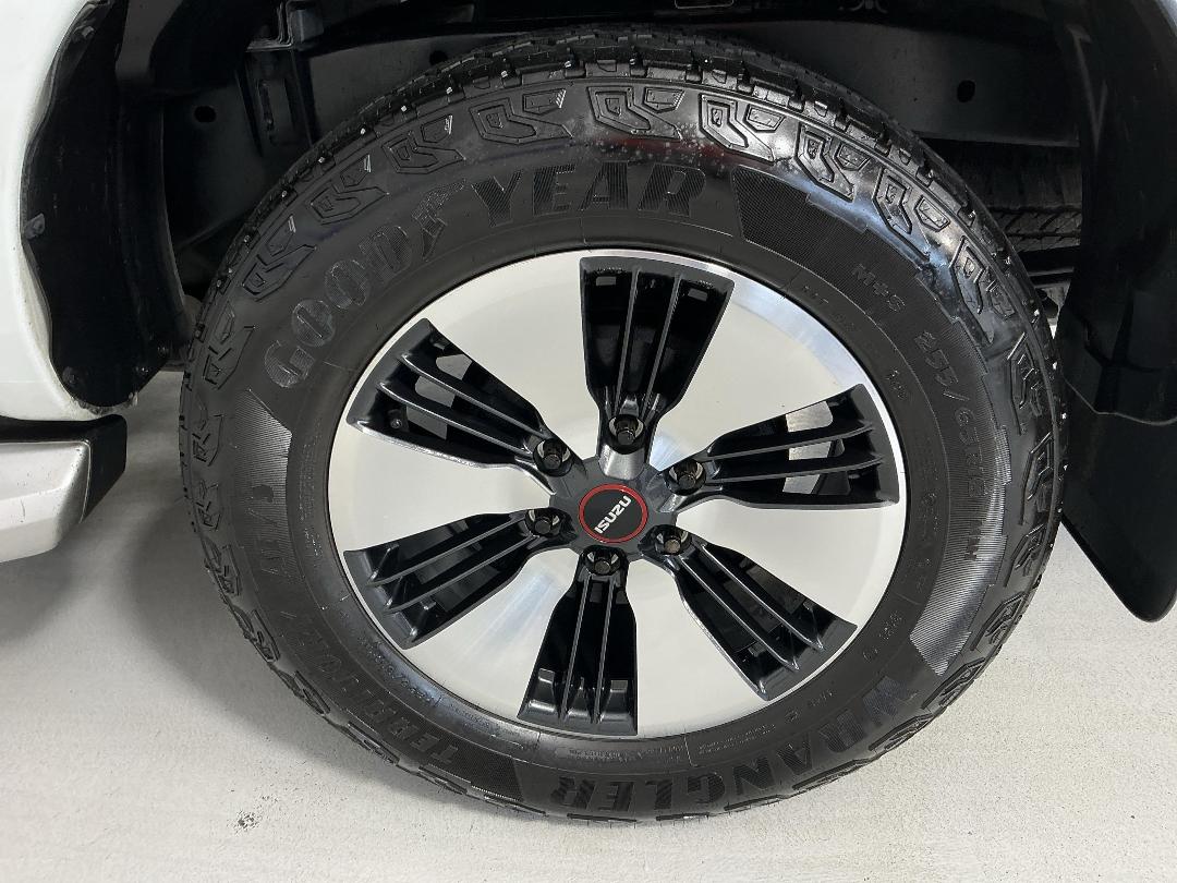 Photo '11' of Isuzu D-MAX Photo '11' of Isuzu D-MAX