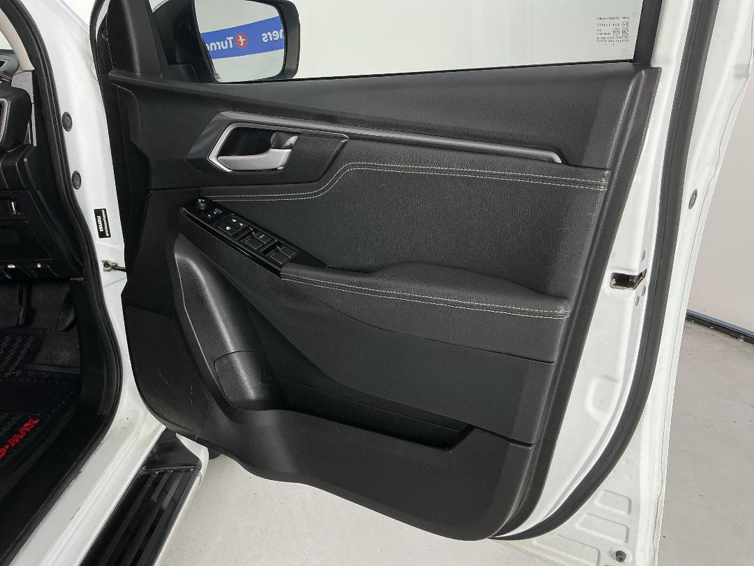 Photo '15' of Isuzu D-MAX Photo '15' of Isuzu D-MAX