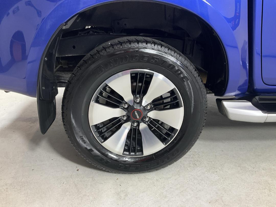 Photo '12' of Isuzu D-MAX