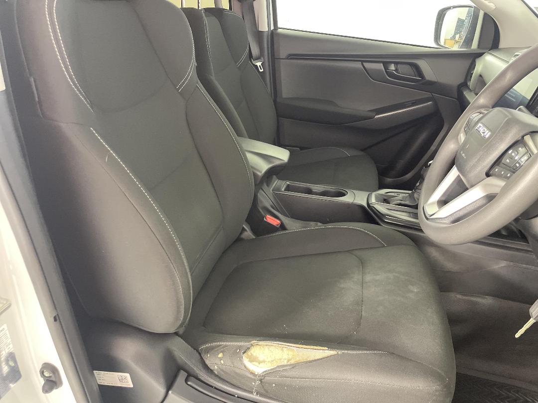 Photo '16' of Isuzu D-MAX Photo '16' of Isuzu D-MAX