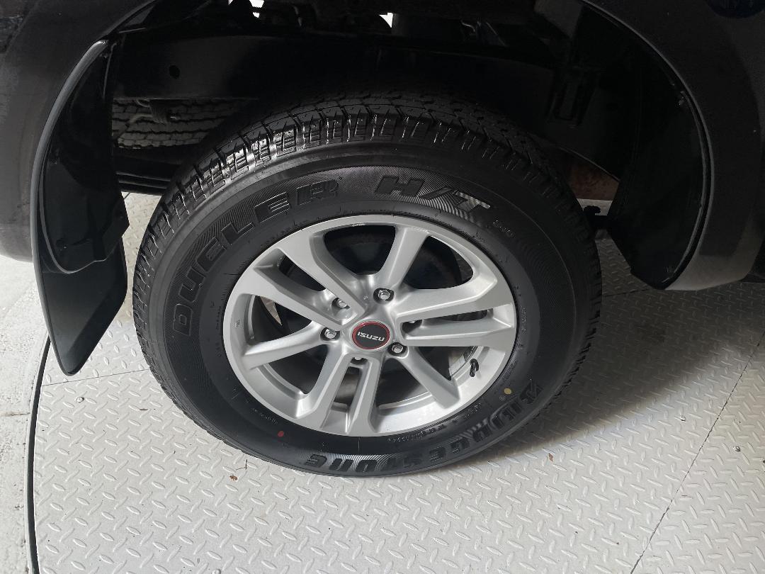 Photo '12' of Isuzu D-MAX