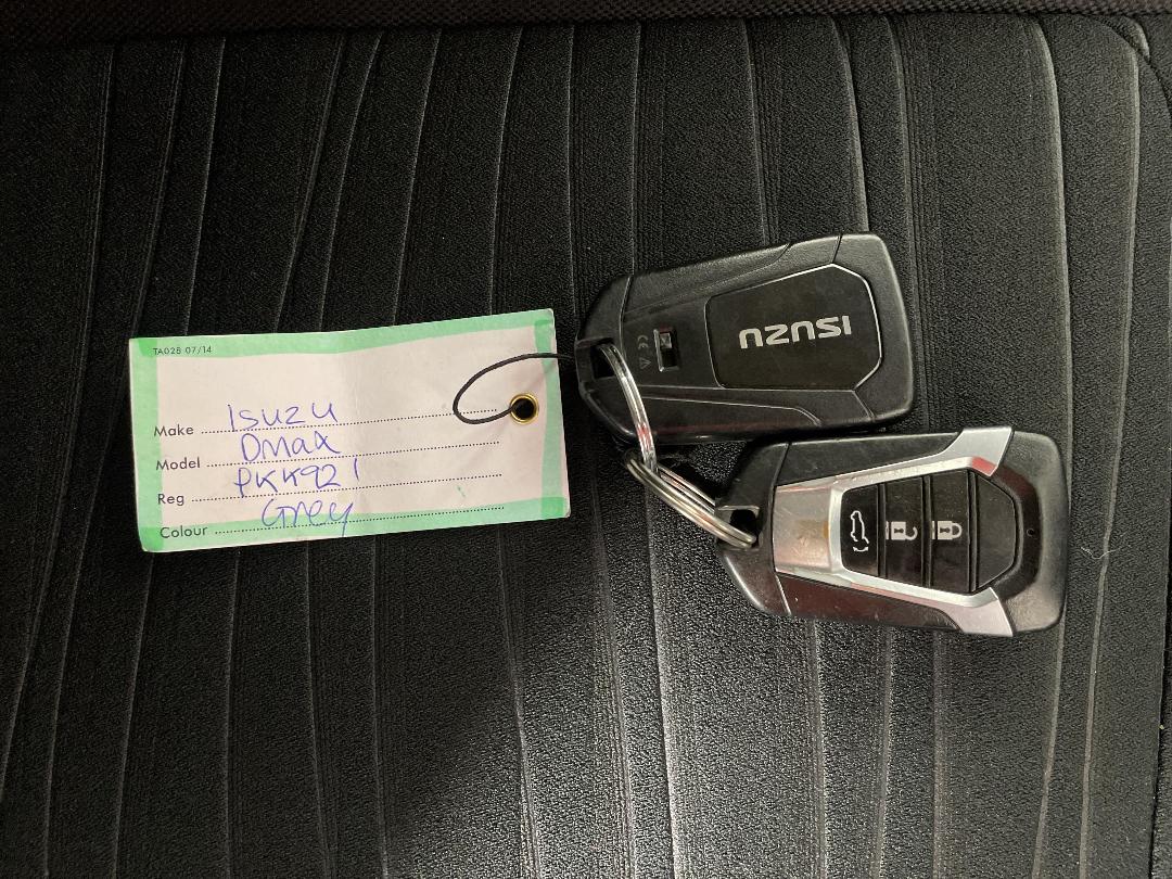 Photo '22' of Isuzu MU-X