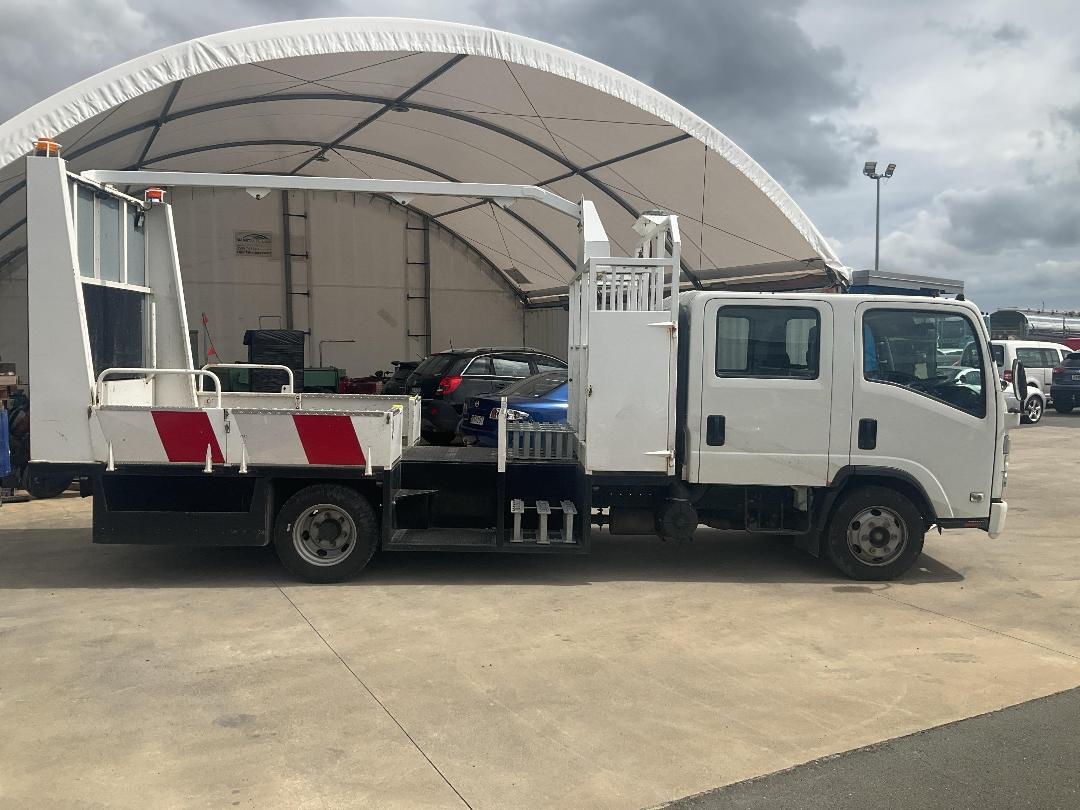 Photo '4' of Isuzu N Series NPR325 Other Truck