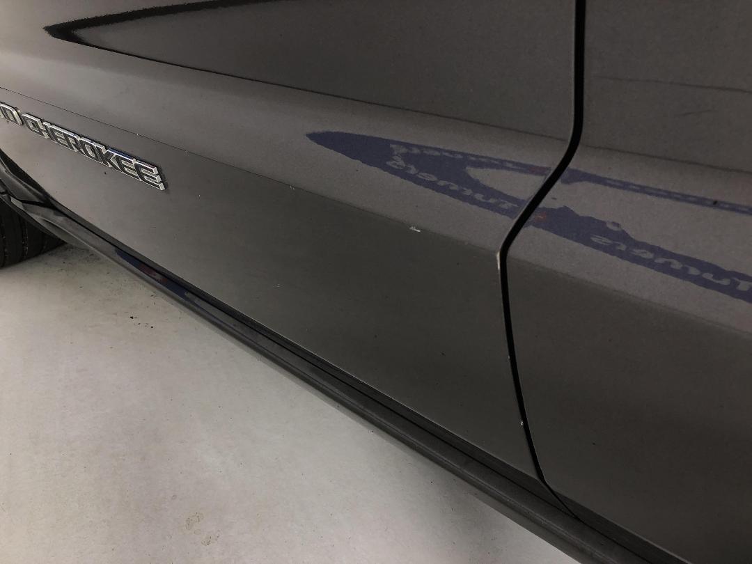 Photo '27' of Jeep Grand Cherokee