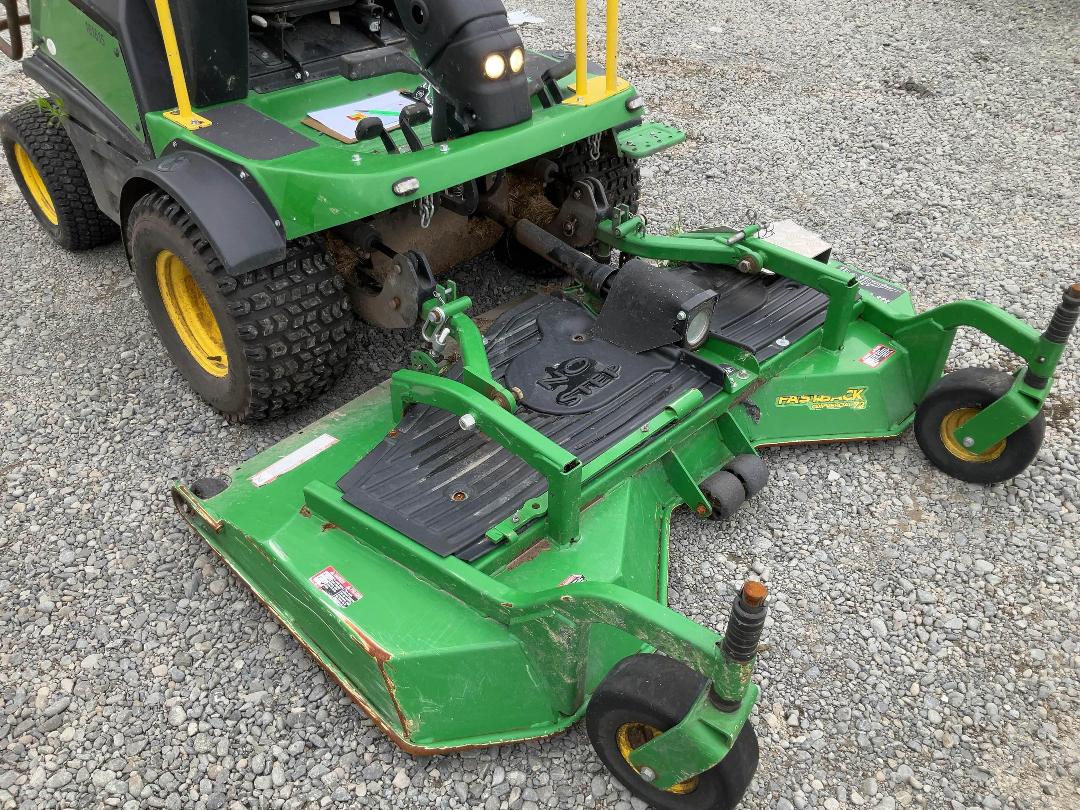 Photo '10' of John Deere 1580 Terrain Cut Mower Photo '10' of John Deere 1580 Terrain Cut Mower