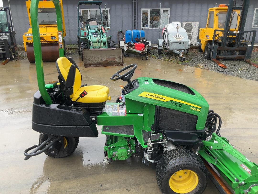 Photo '7' of John Deere 2653B Ride On Mower Photo '7' of John Deere 2653B Ride On Mower