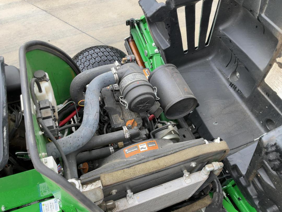 Photo '15' of John Deere 2653B Ride On Mower Photo '15' of John Deere 2653B Ride On Mower