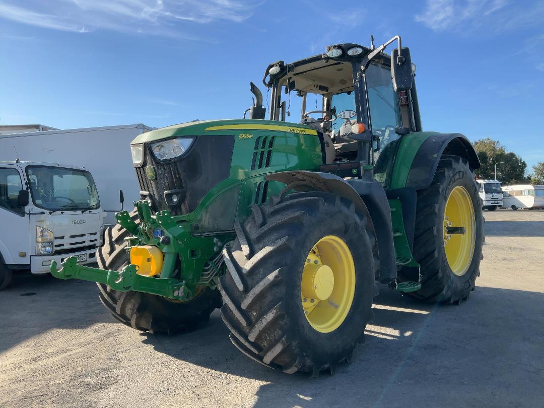 Photo '9' of JOHN DEERE 6195M Tractor