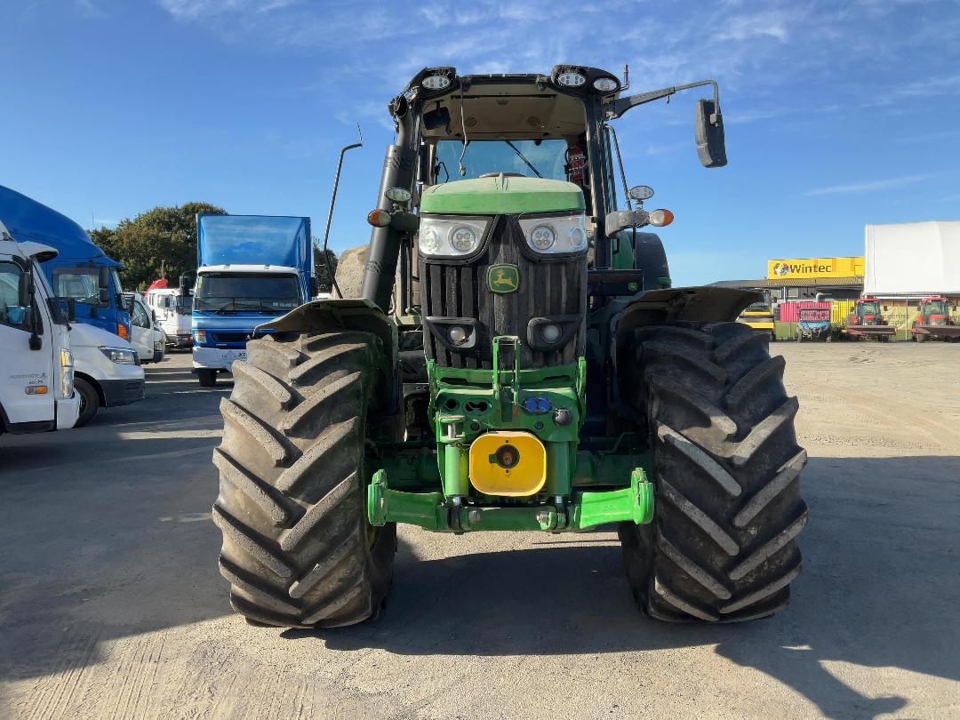 Photo '10' of JOHN DEERE 6195M Tractor