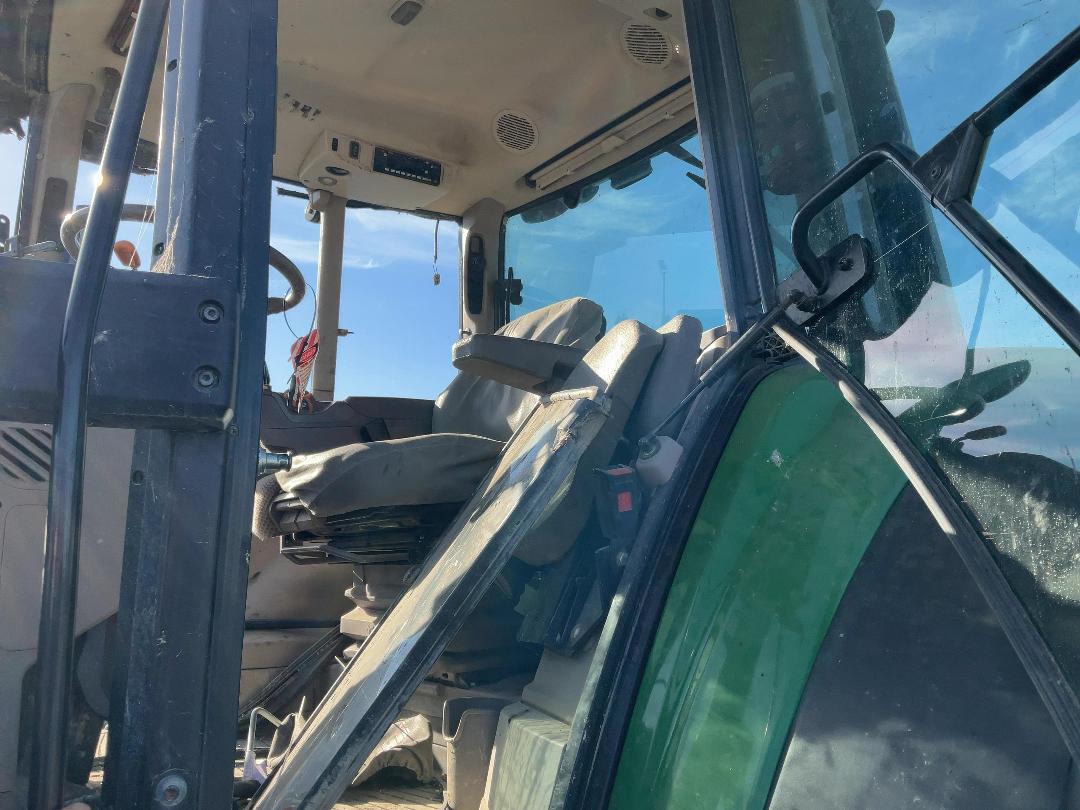 Photo '11' of JOHN DEERE 6195M Tractor