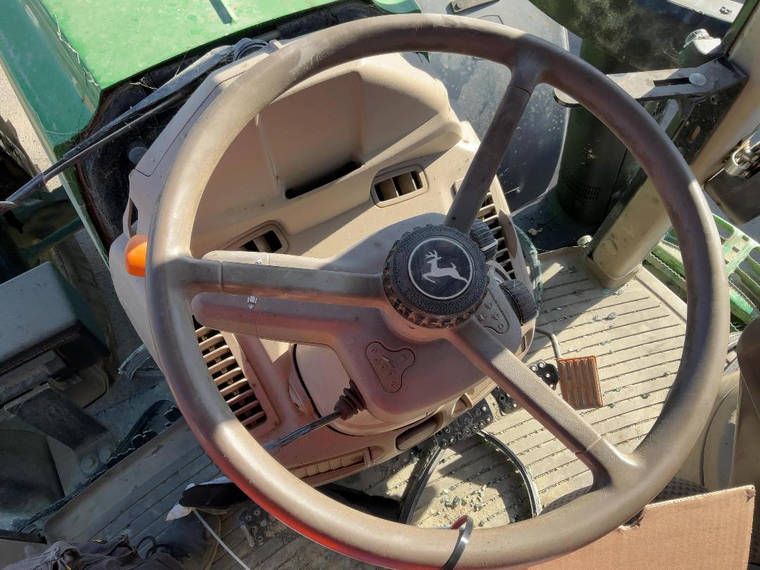 Photo '17' of JOHN DEERE 6195M Tractor