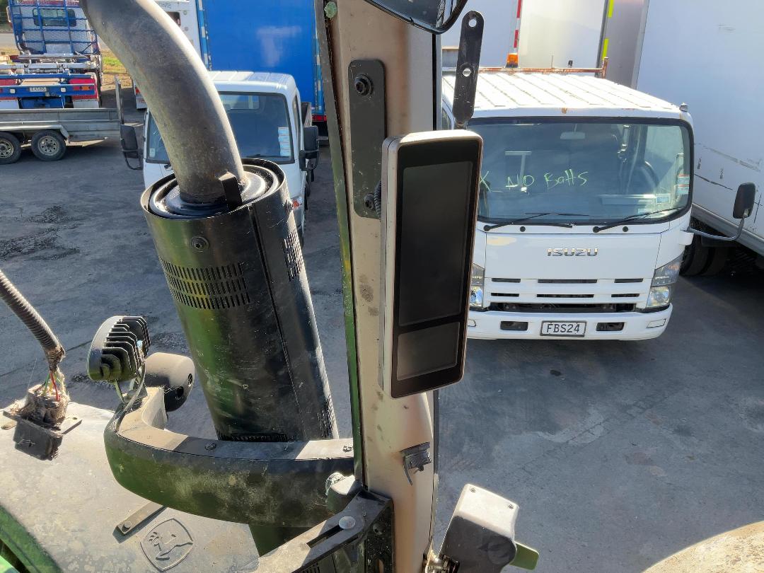 Photo '18' of JOHN DEERE 6195M Tractor