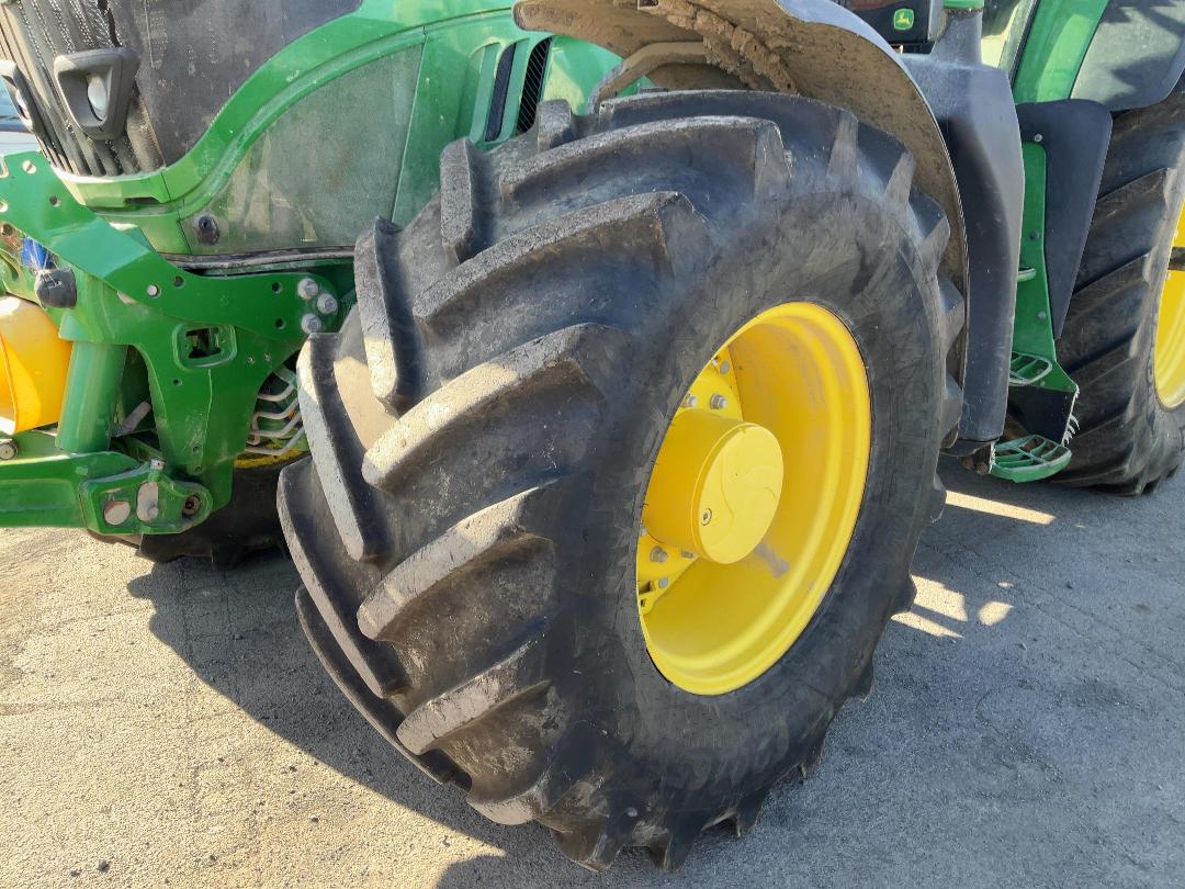 Photo '32' of JOHN DEERE 6195M Tractor