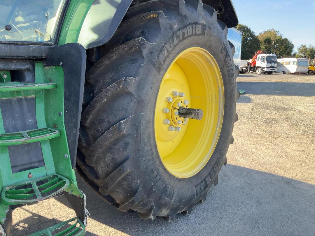 Photo '37' of JOHN DEERE 6195M Tractor
