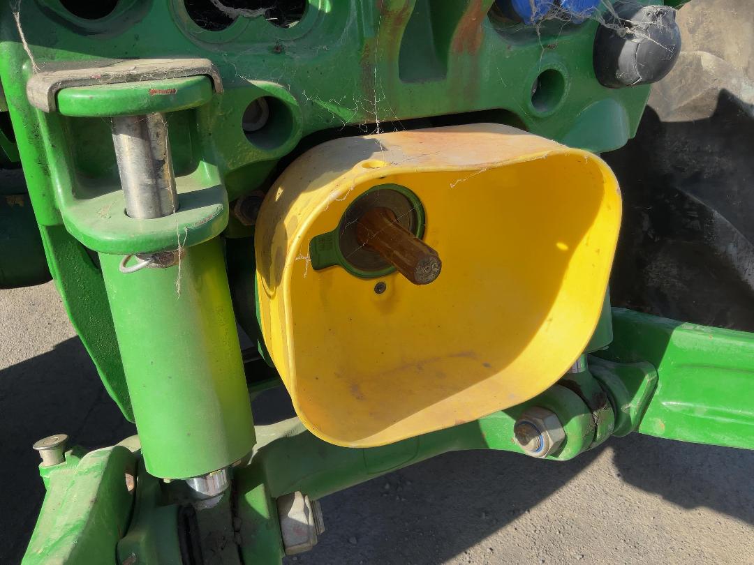 Photo '40' of JOHN DEERE 6195M Tractor