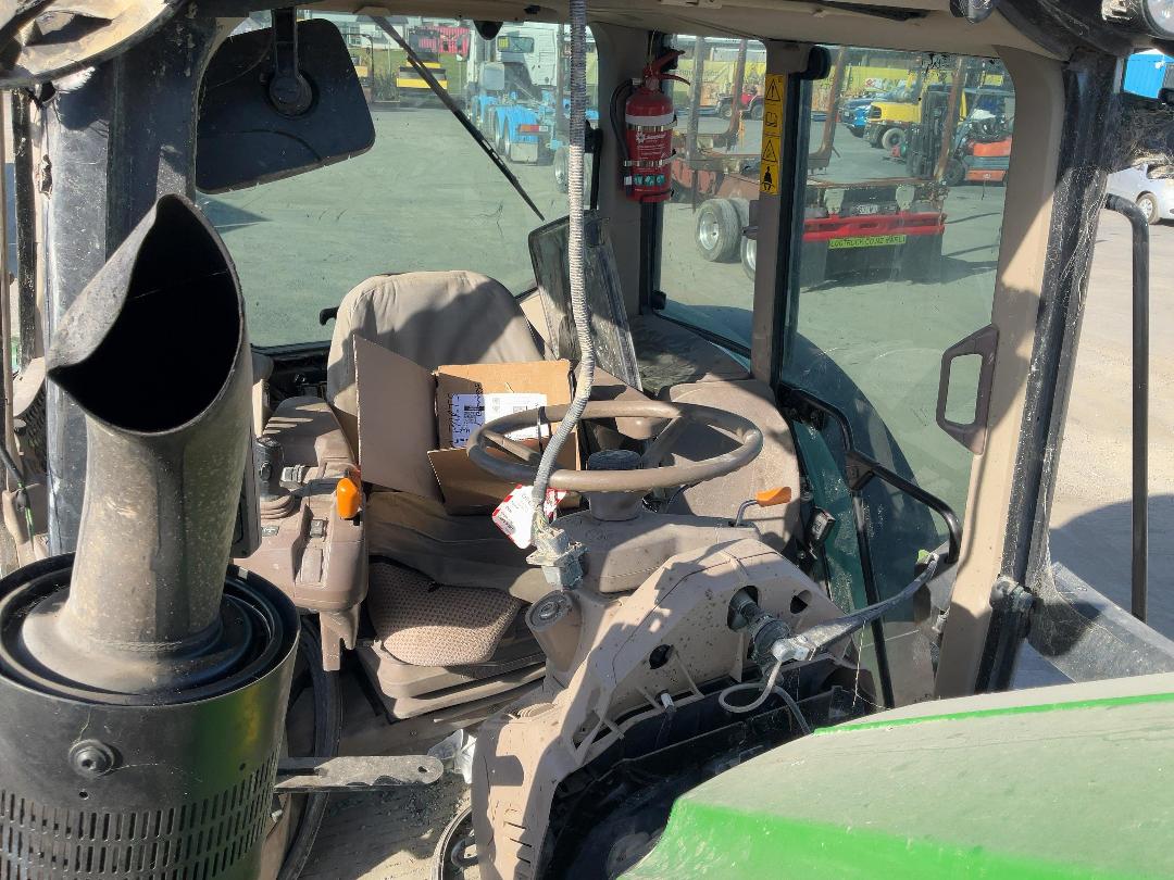 Photo '47' of JOHN DEERE 6195M Tractor