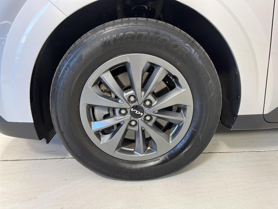 Photo '10' of KIA Carnival