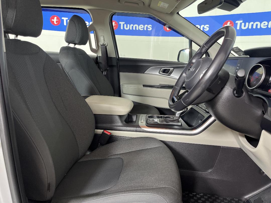 Photo '16' of KIA Carnival