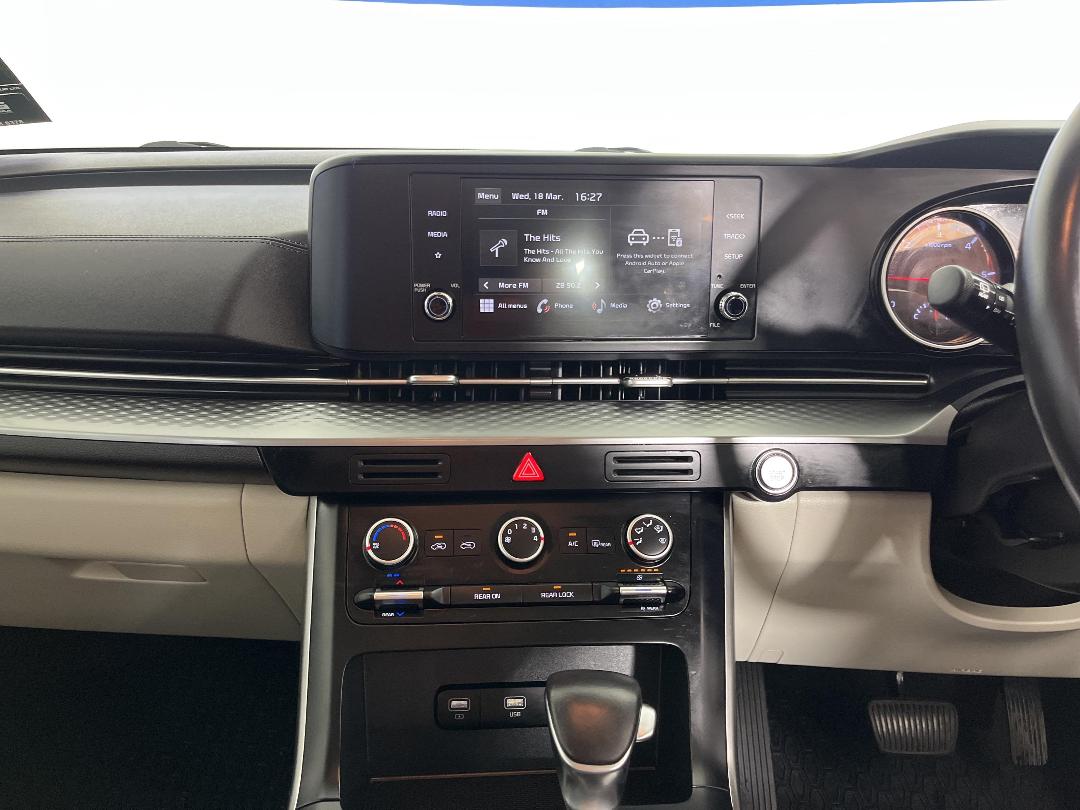 Photo '18' of KIA Carnival
