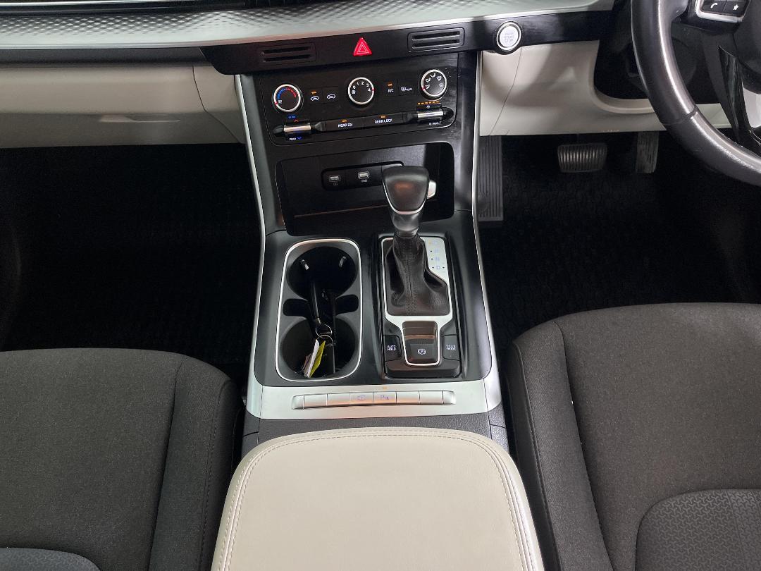 Photo '22' of KIA Carnival