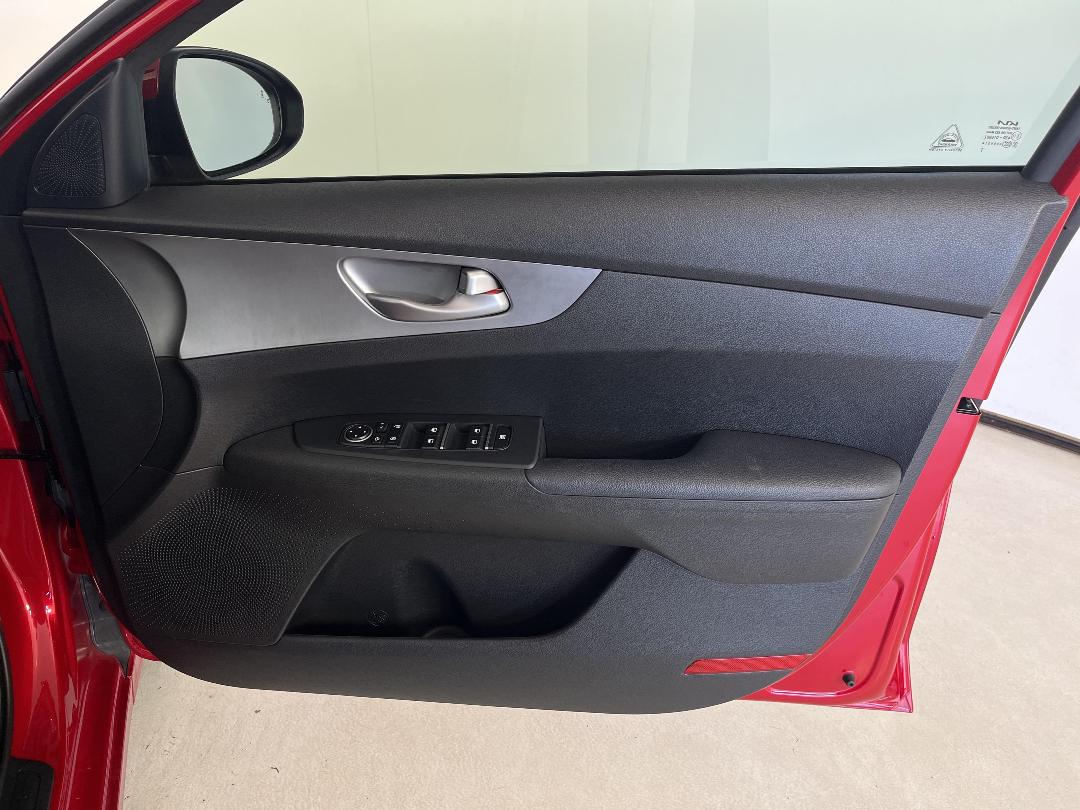 Photo '15' of KIA Cerato