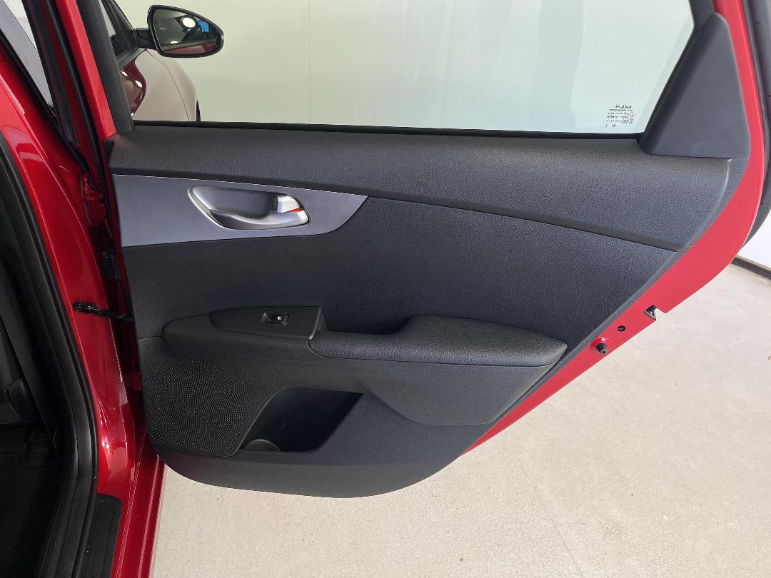 Photo '19' of KIA Cerato