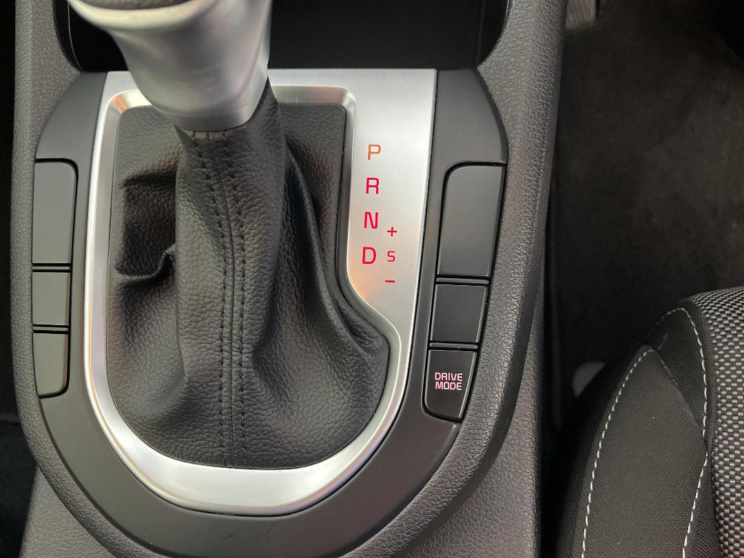 Photo '32' of KIA Cerato