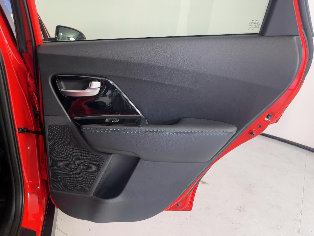 Photo '19' of KIA Niro