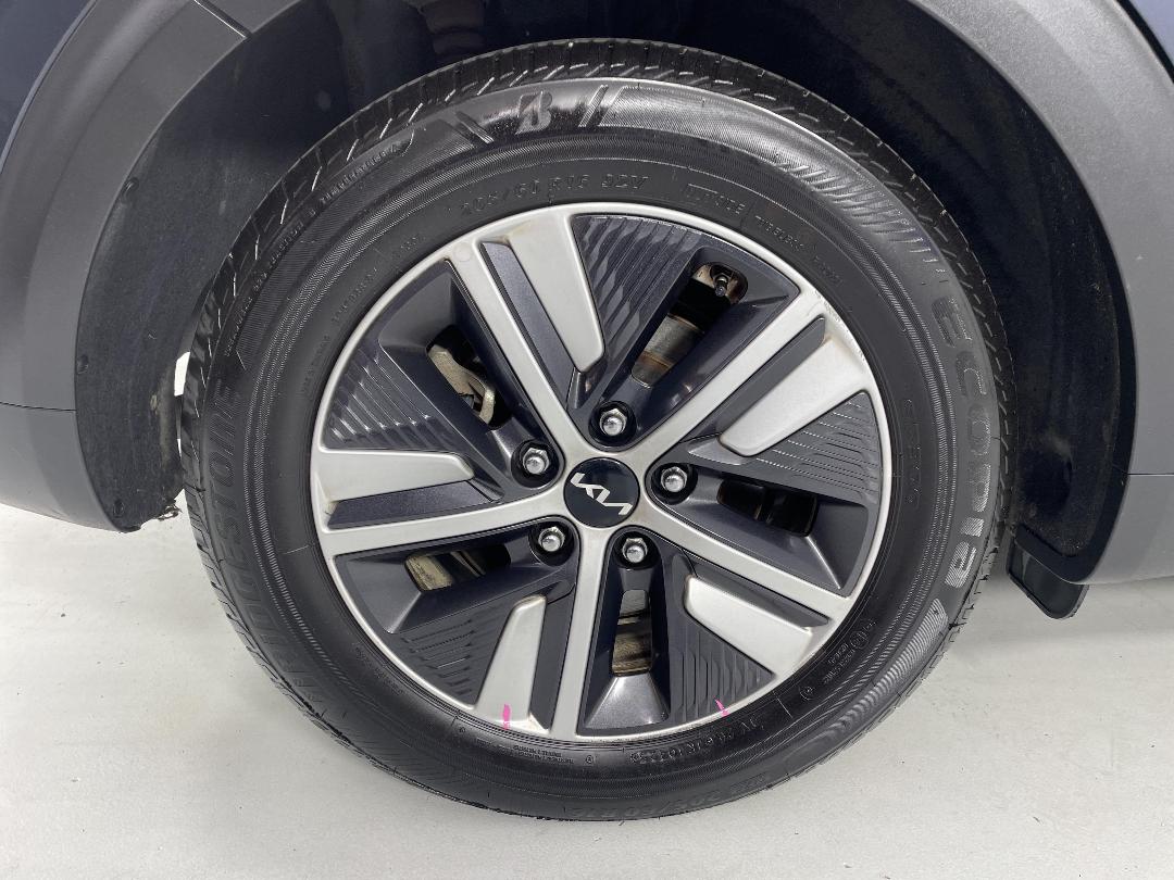 Photo '12' of KIA Niro