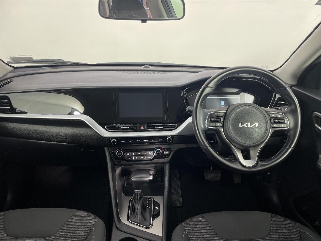 Photo '17' of KIA Niro