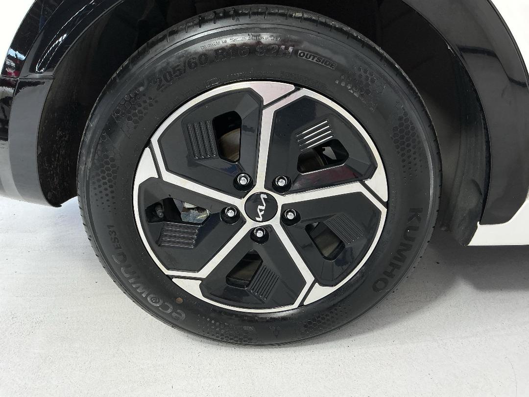 Photo '12' of KIA Niro