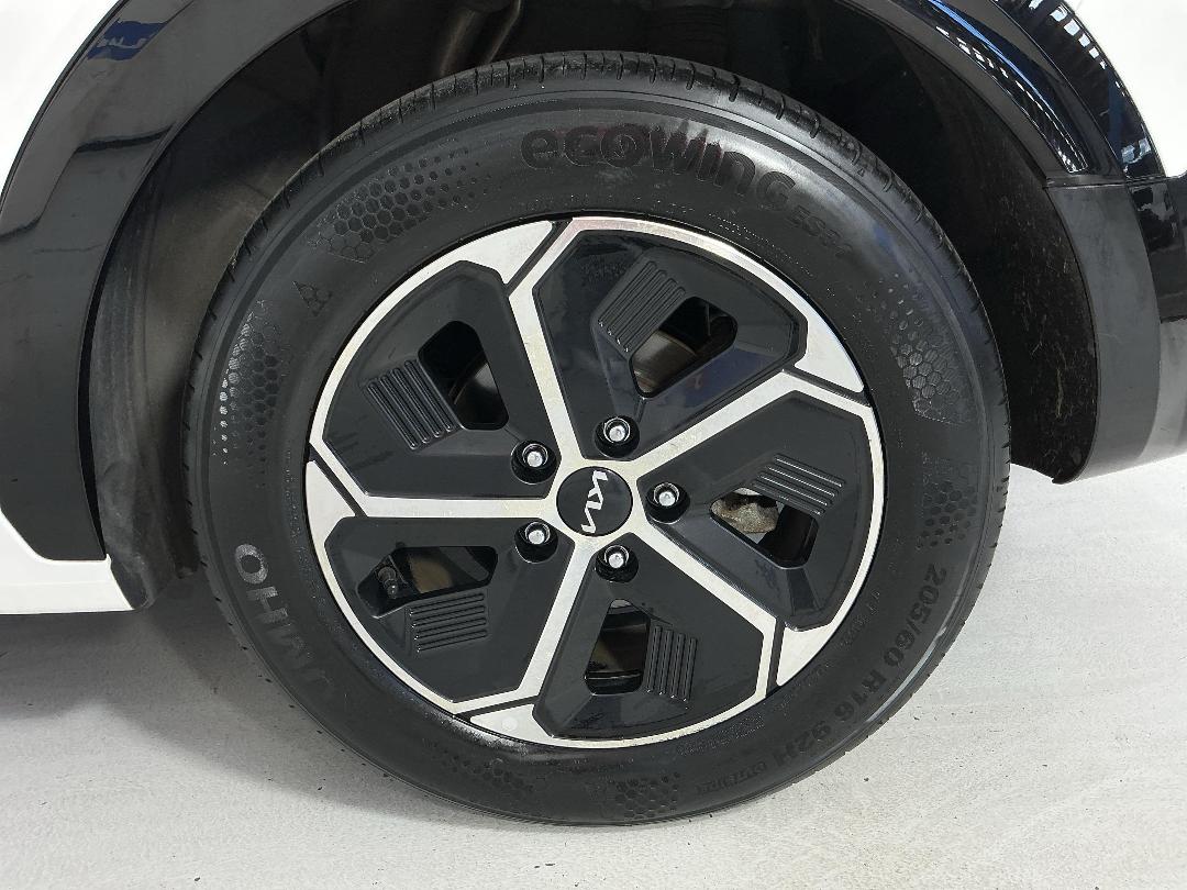 Photo '11' of KIA Niro