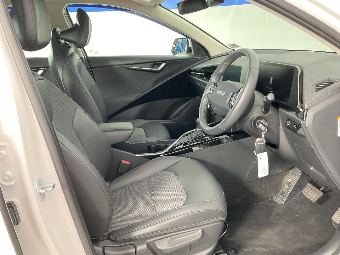 Photo '16' of KIA Niro