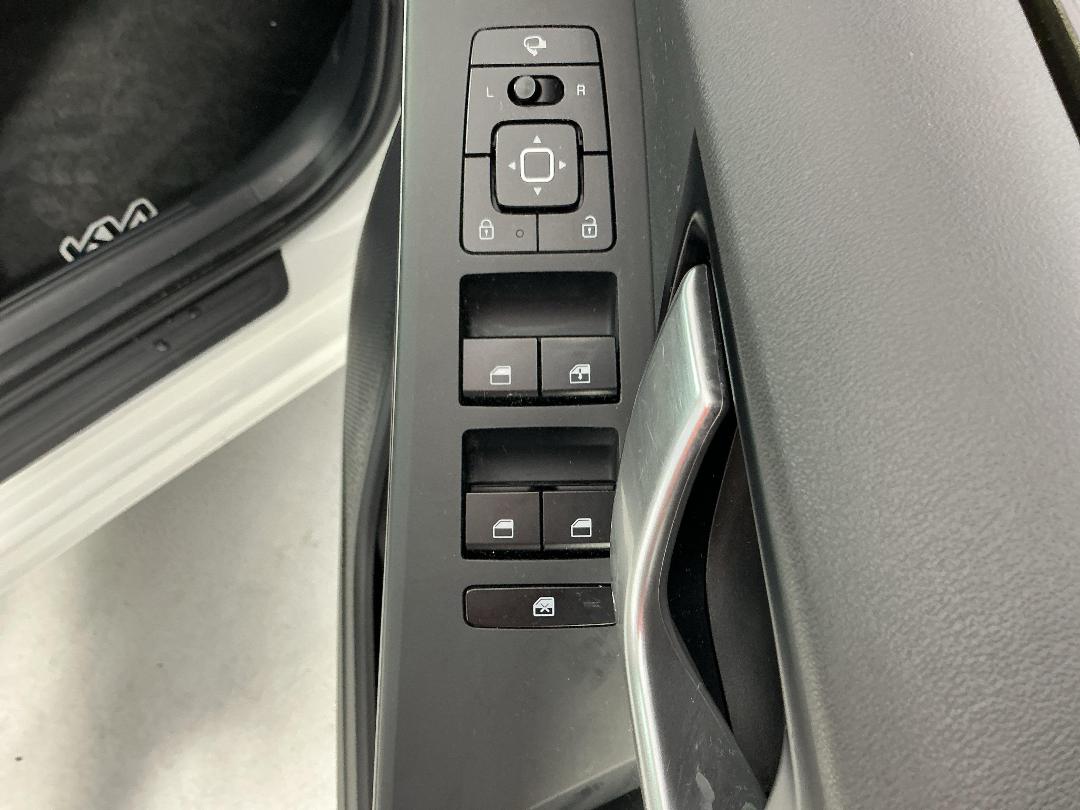 Photo '23' of KIA Niro