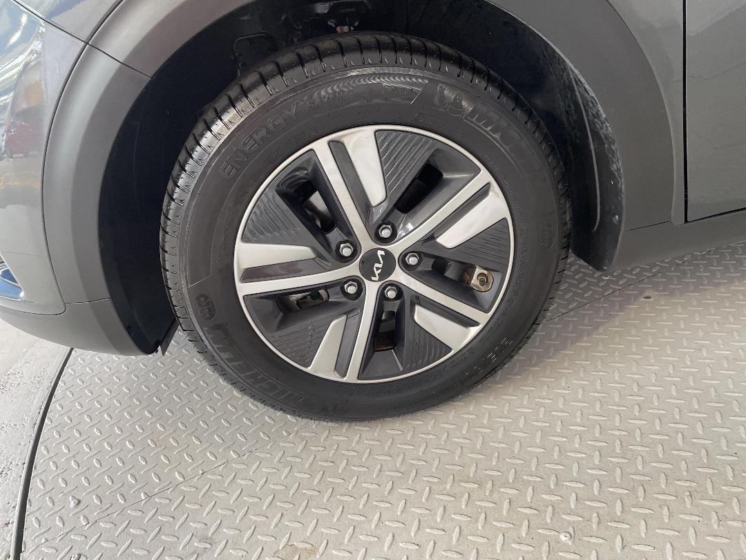 Photo '10' of KIA Niro