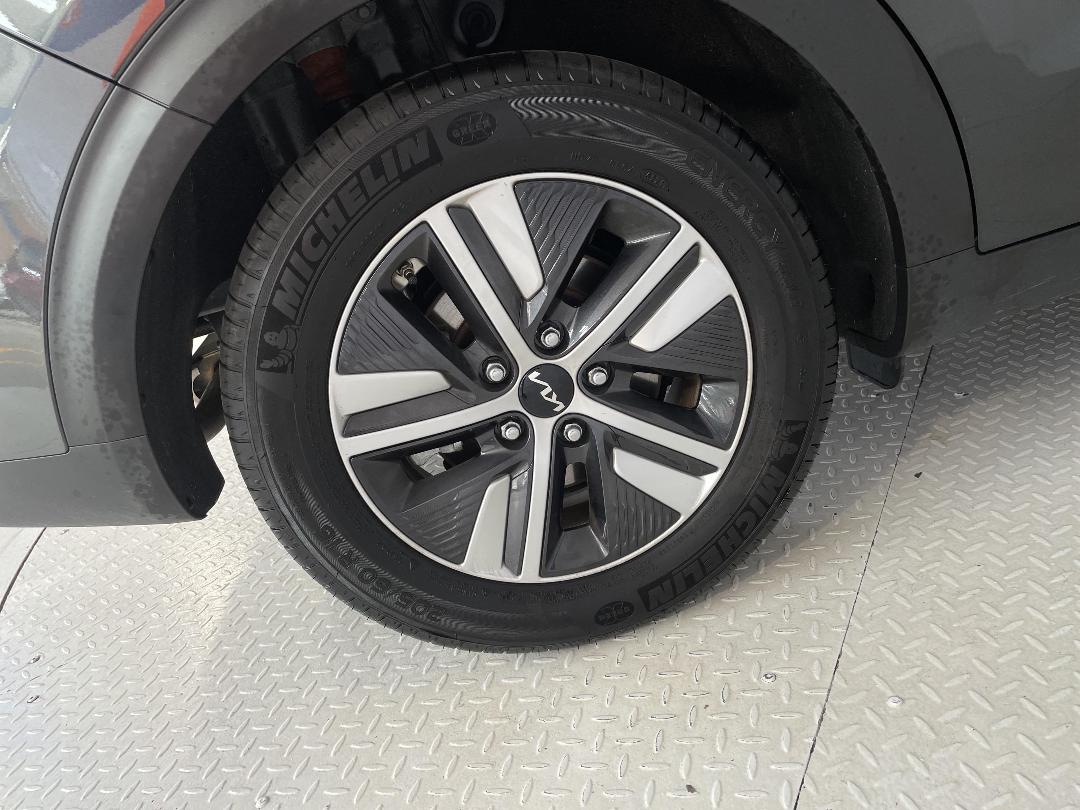 Photo '12' of KIA Niro