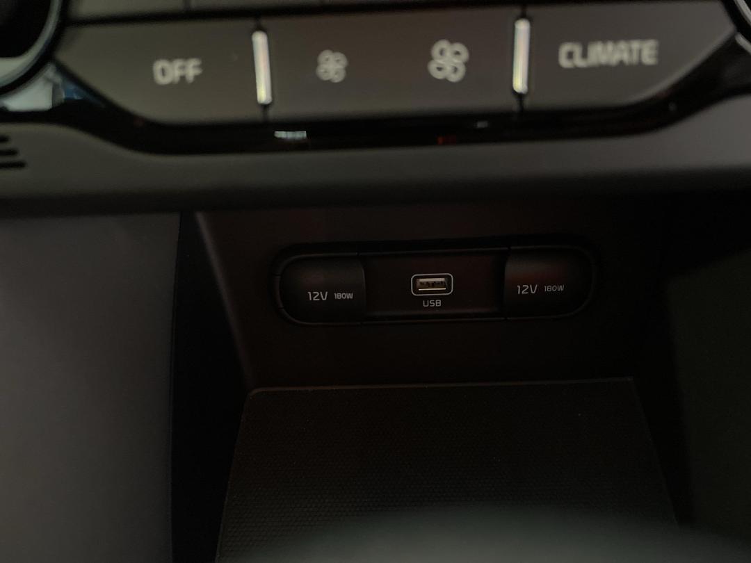 Photo '24' of KIA Niro