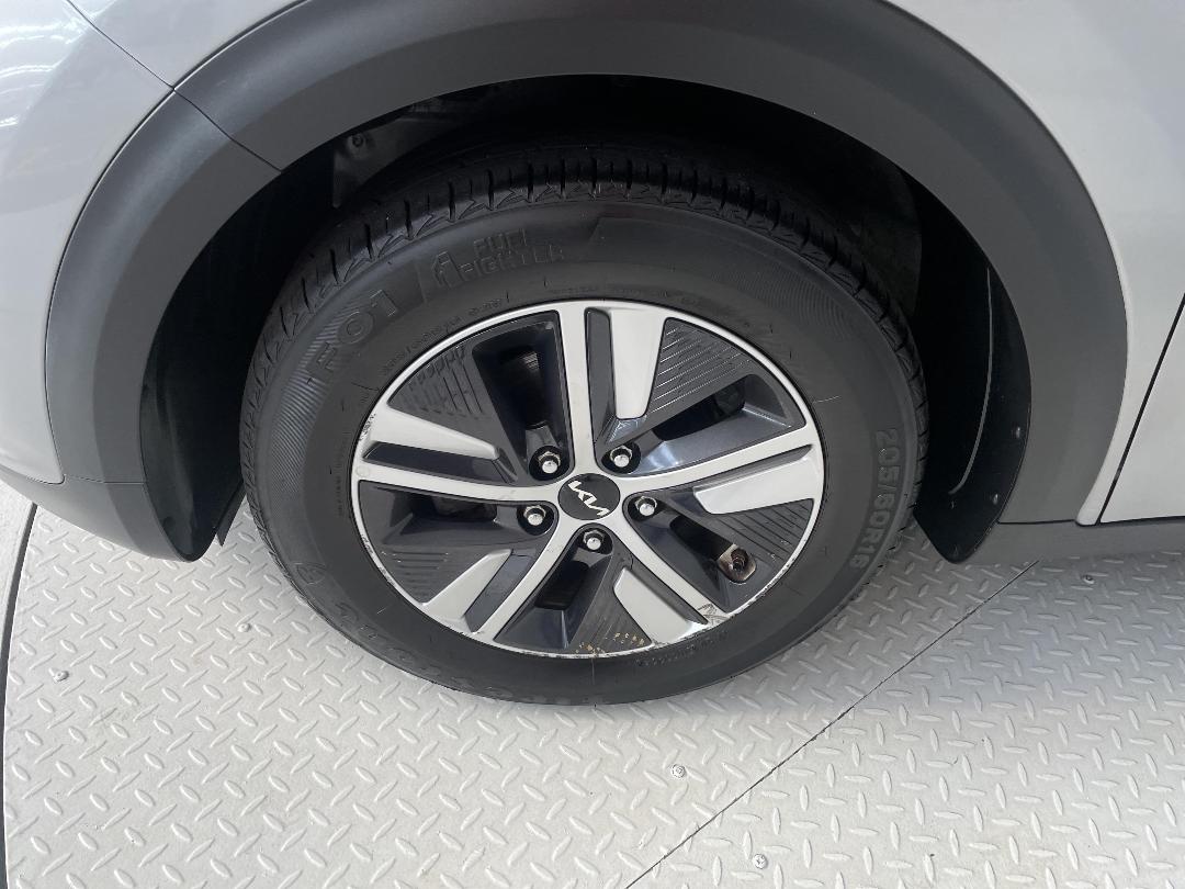 Photo '10' of KIA Niro