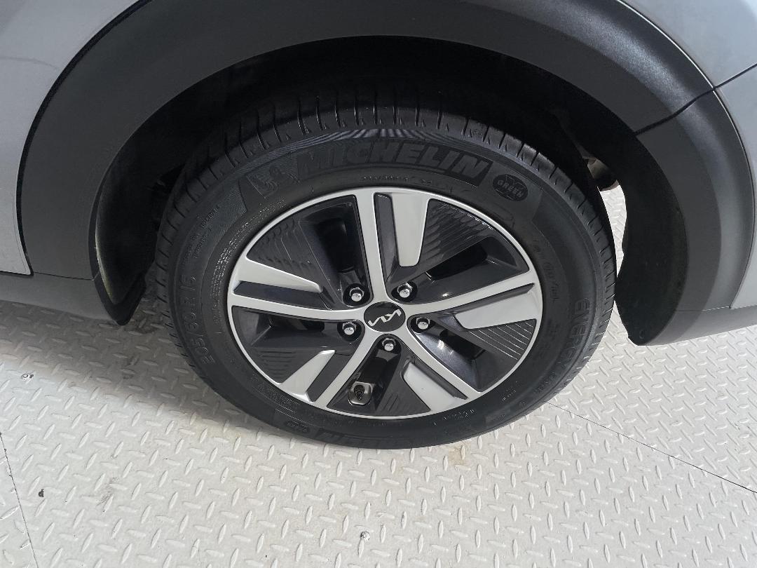 Photo '11' of KIA Niro