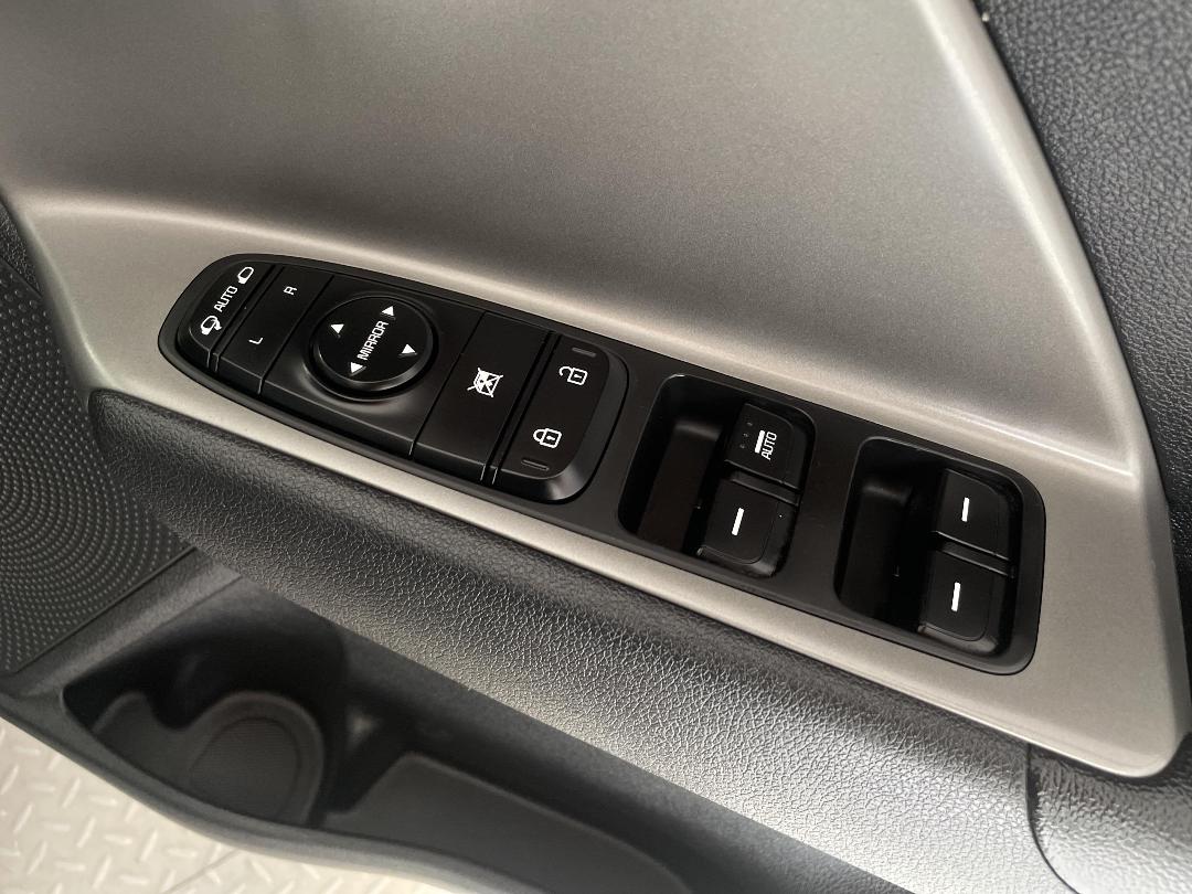 Photo '24' of KIA Niro