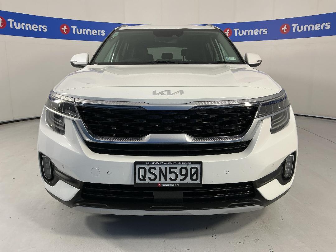 Photo '2' of KIA Seltos Photo '2' of KIA Seltos