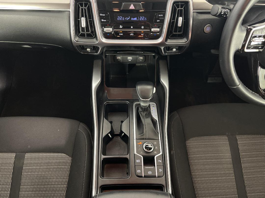 Photo '18' of KIA Sorento