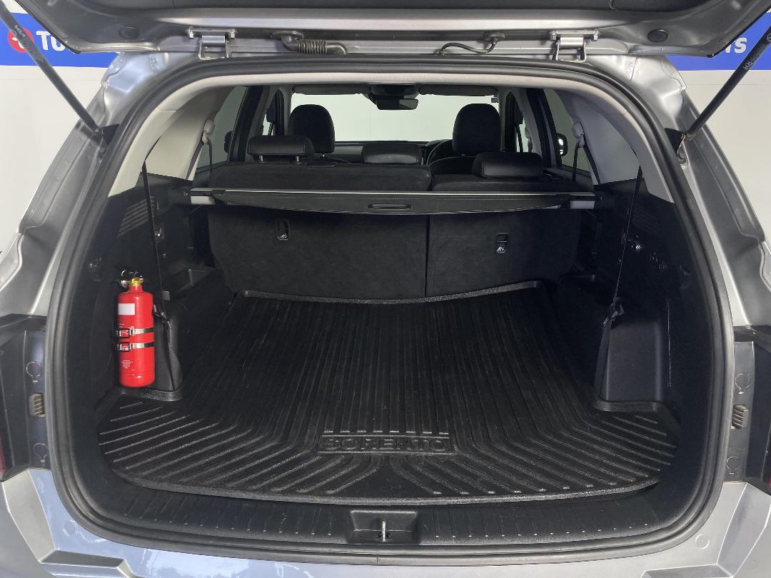 Photo '14' of KIA Sorento Photo '14' of KIA Sorento