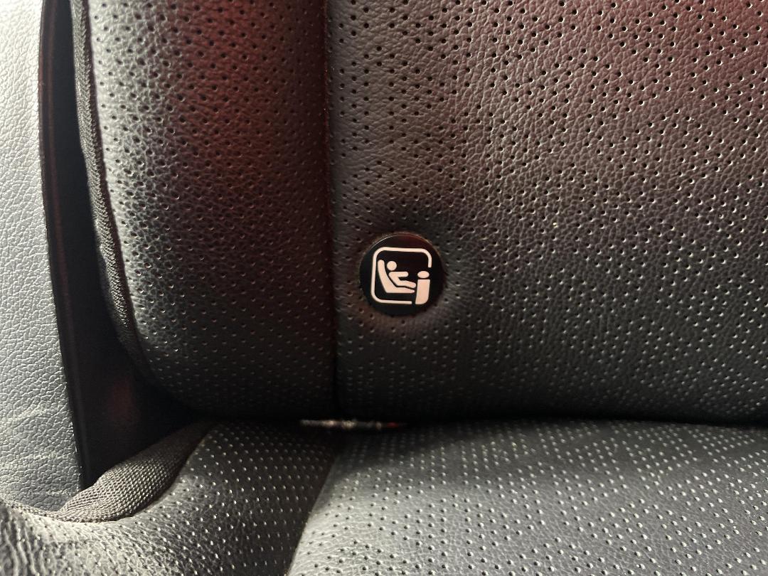 Photo '23' of KIA Sorento Photo '23' of KIA Sorento