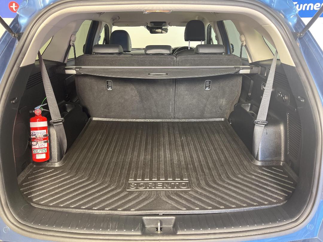 Photo '14' of KIA Sorento Photo '14' of KIA Sorento