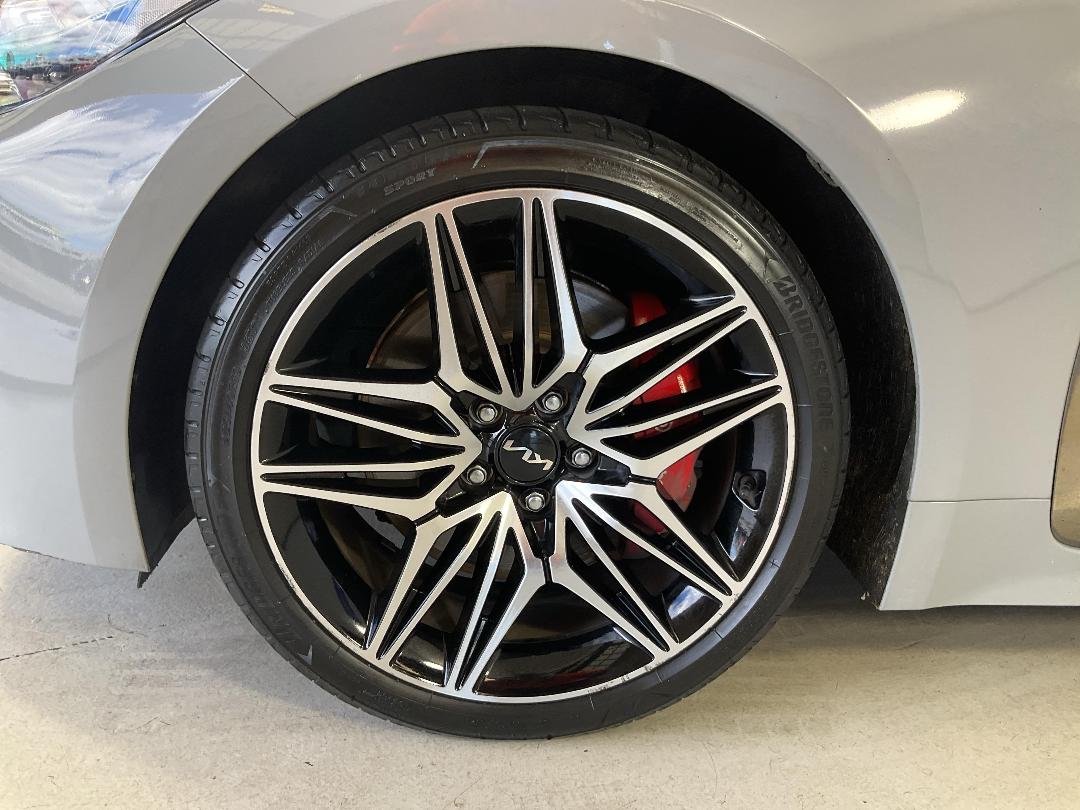 Photo '10' of KIA Stinger Photo '10' of KIA Stinger