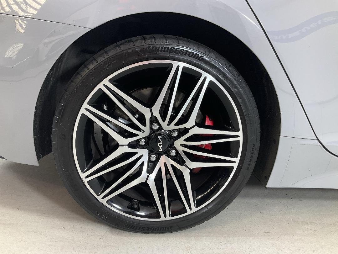 Photo '12' of KIA Stinger Photo '12' of KIA Stinger