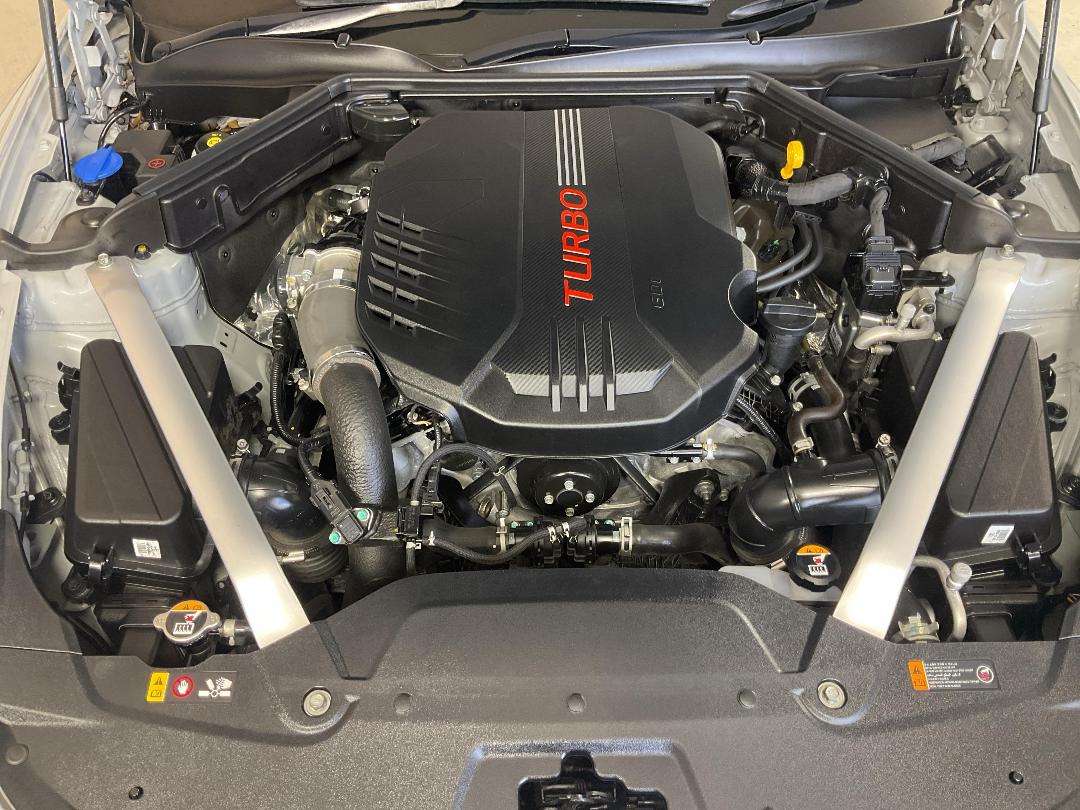 Photo '13' of KIA Stinger Photo '13' of KIA Stinger