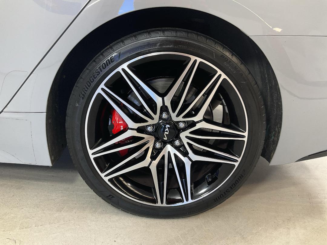 Photo '11' of KIA Stinger Photo '11' of KIA Stinger