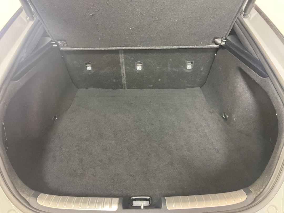 Photo '14' of KIA Stinger Photo '14' of KIA Stinger